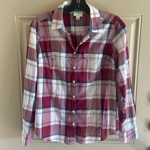 ST. JOHN’S BAY PLAID BUTTON DOWN - SIZE SMALL
